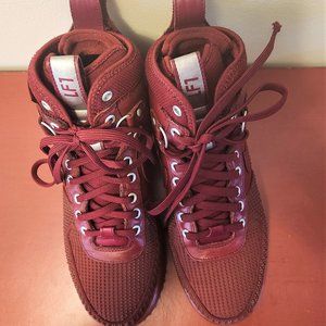 Size 9.5 - 805899-600 Nike Lunar Force 1 Duckboot Waterproof Burgundy/Gum